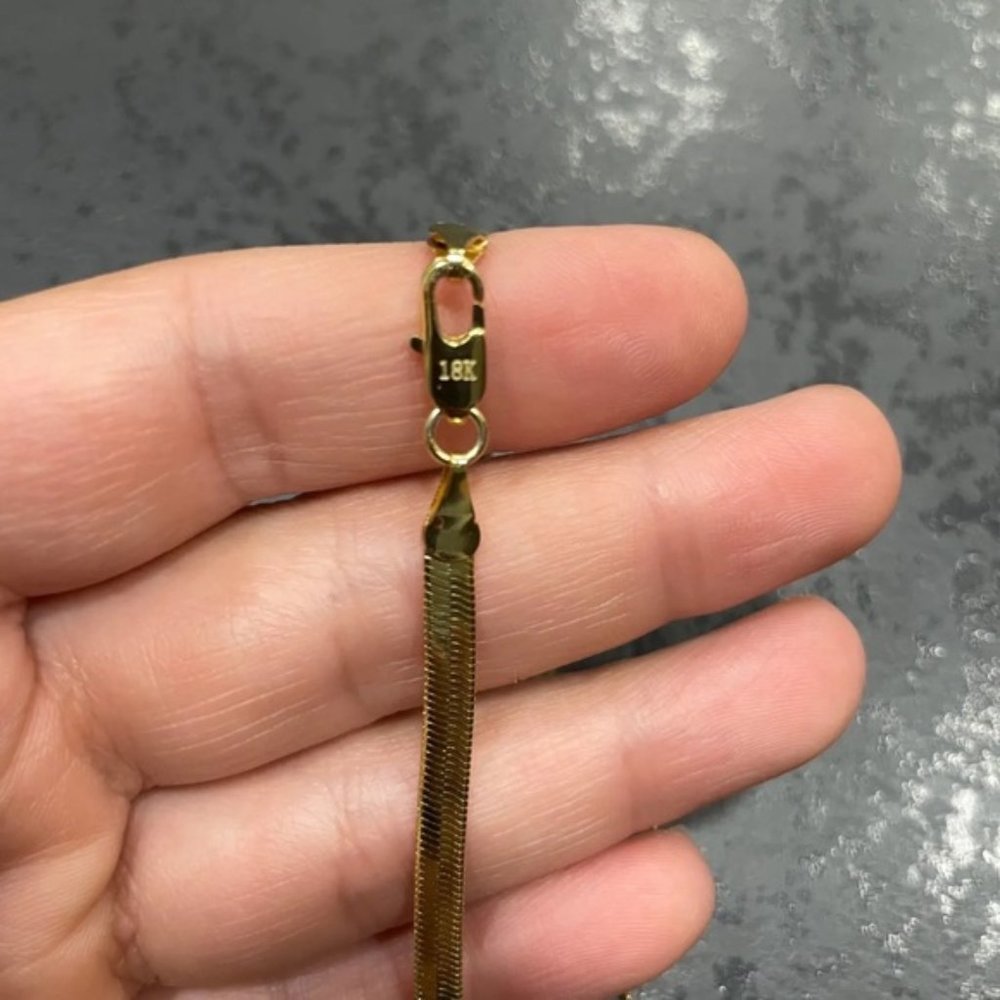 18K Gold Filled Minimalistic Chain Necklace - Picture 2 of 4